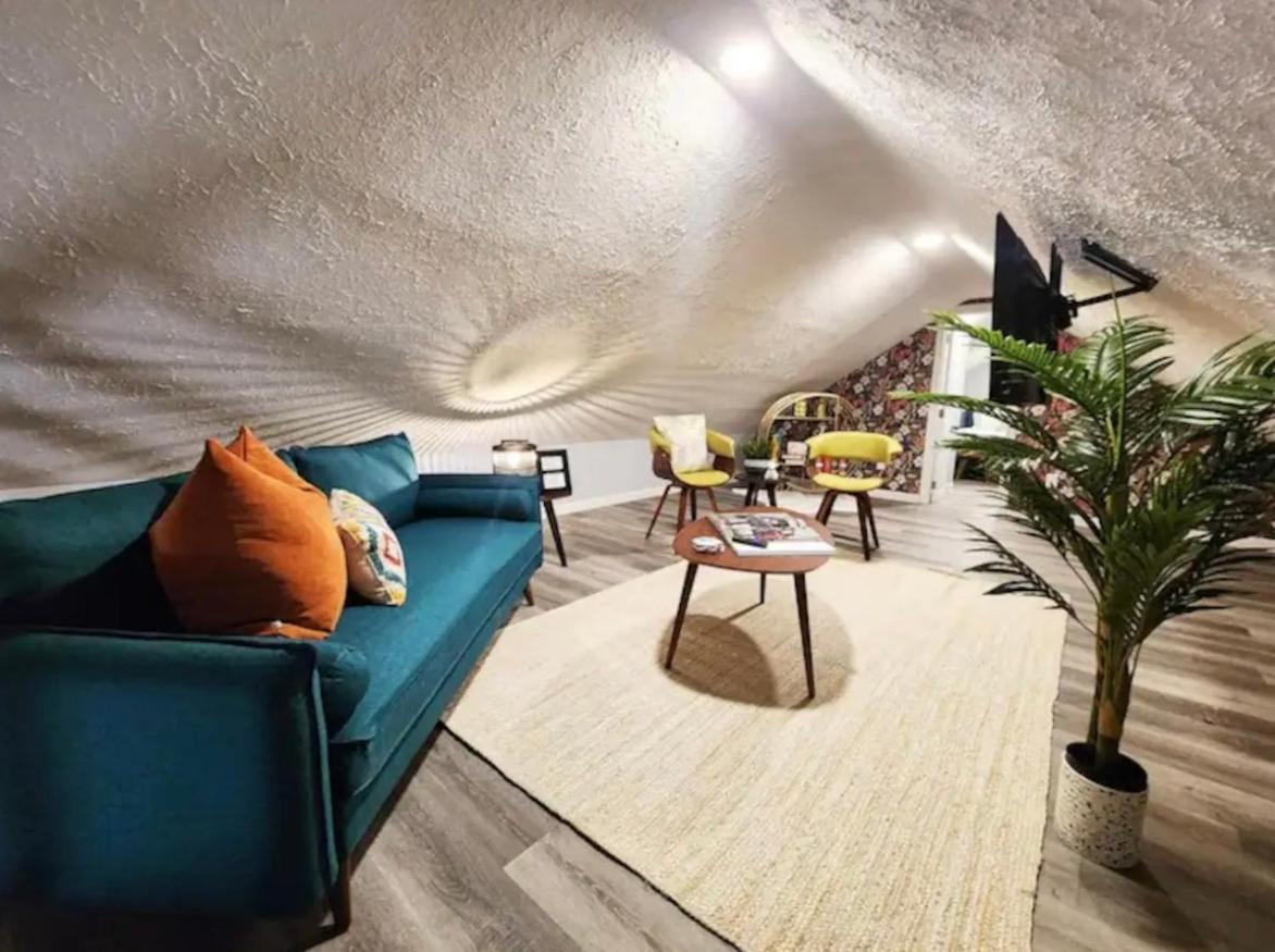 Attic Retreat 5 Minutes From Westside Market 클리블랜드 외부 사진